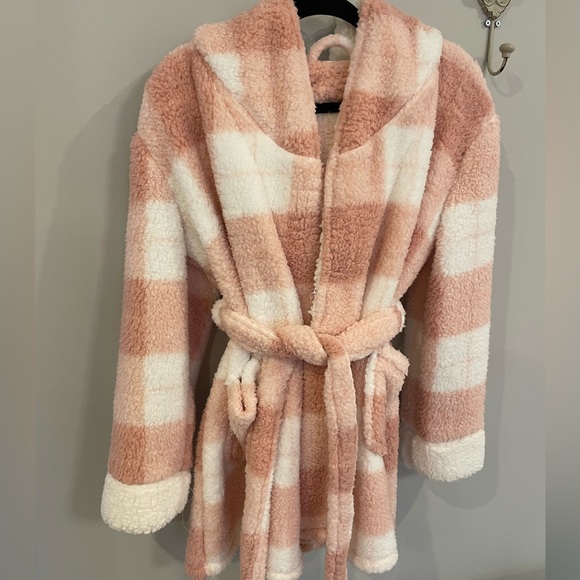 La vie en rose plush robe - Picture 4 of 9